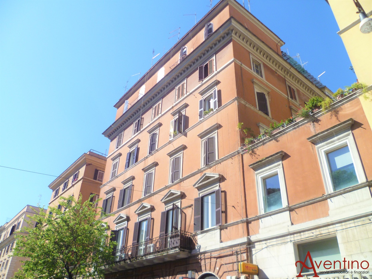 appartamento in Via Marmorata a Roma